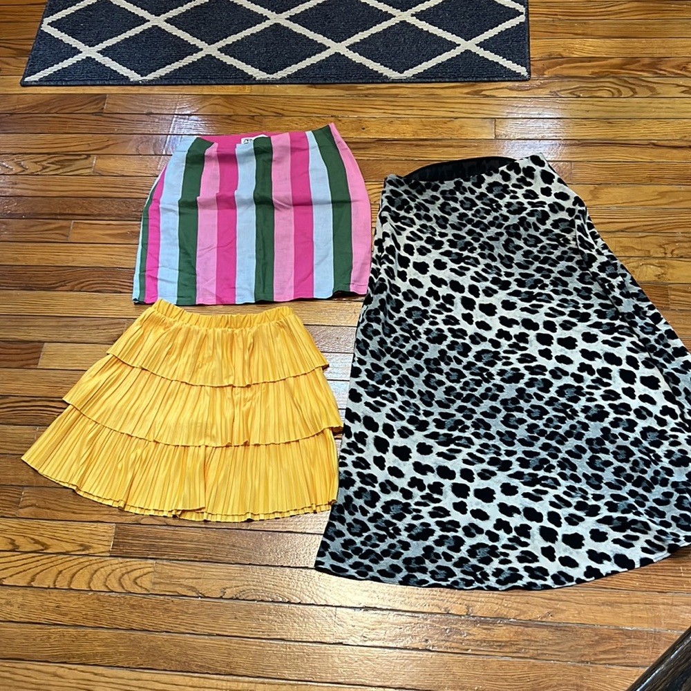 3 Zara Skirts size small in good condition